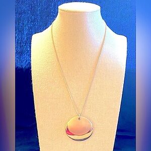 Gorgeous, gold tone necklace with lobster claw clasp; see discount in listing!